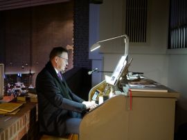     Dr. Hans-Peter Retzmann (Orgel)